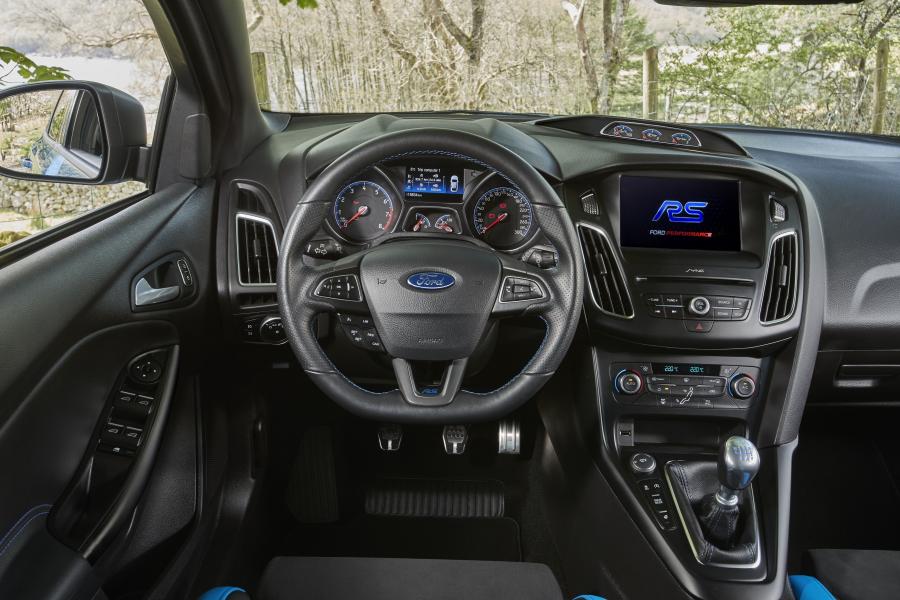 Торпедо Ford Focus RS Option Pack 2017 года  (фото 13 из 15)